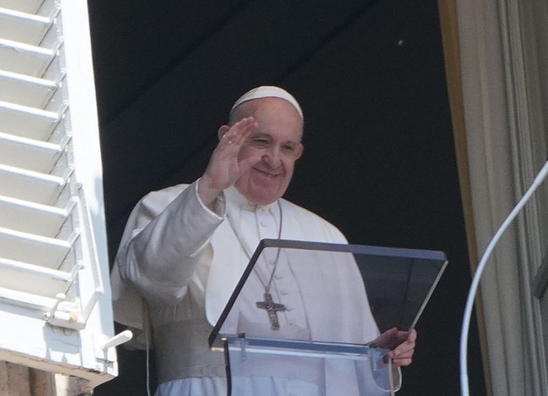 Papa “Senza lavoro le famiglie non vanno avanti”