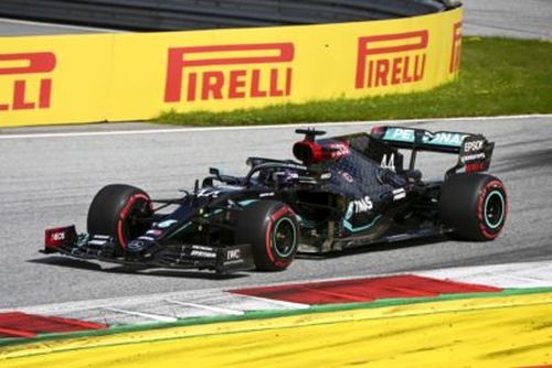 Hamilton il più veloce nelle libere del GP del 70° Anniversario