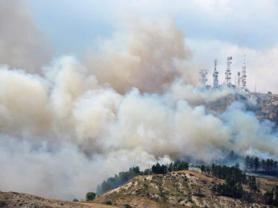 Enna, incendio alle porte della città, chiusa la strada Monte Cantina