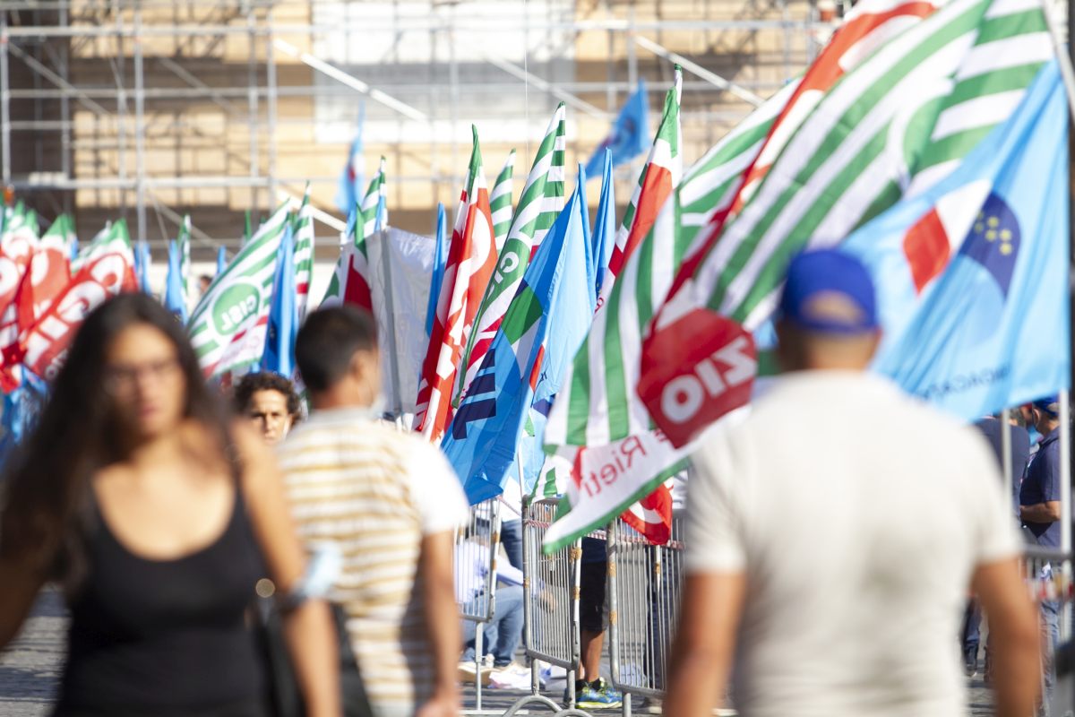 I sindacati in piazza “Serve una svolta sul lavoro”