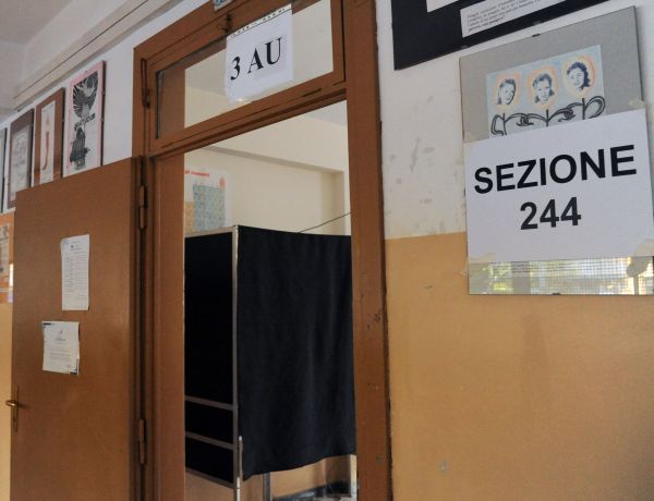 Referendum, alle 23 l’affluenza sfiora il 40%