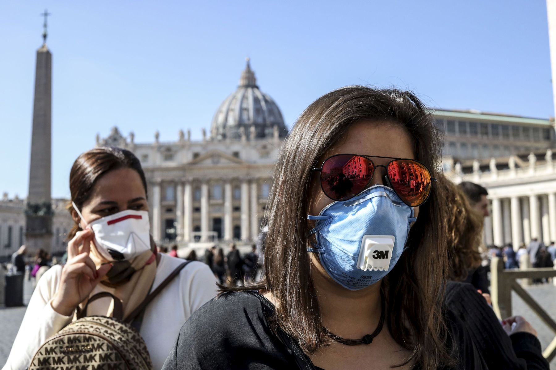 Coronavirus, nel Lazio da domani obbligo mascherina all’aperto