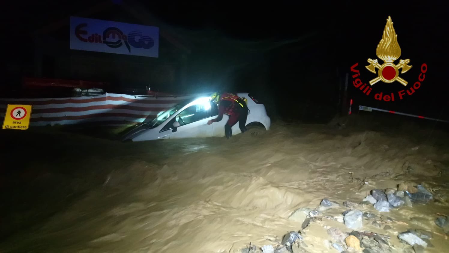 Allagamenti e frane, notte di paura e dispersi in Piemonte e Liguria