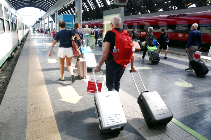 Con il covid 6,5 milioni di italiani in meno in vacanza d’estate