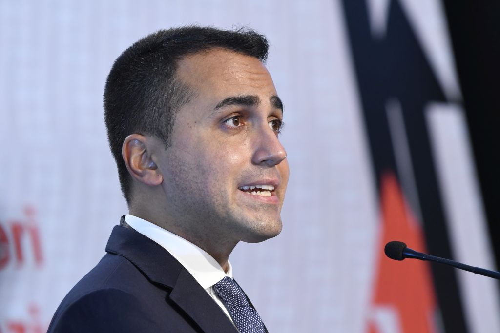 Coronavirus, Di Maio “Misure drastiche ora per salvare il Natale”