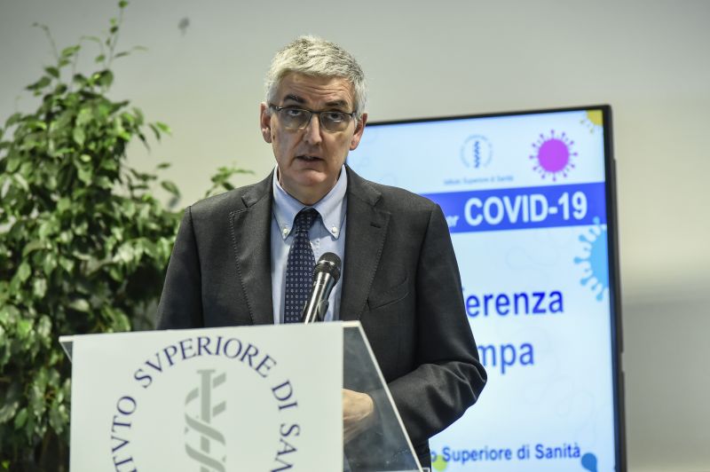 Coronavirus, Brusaferro “Si va verso scenario 4”