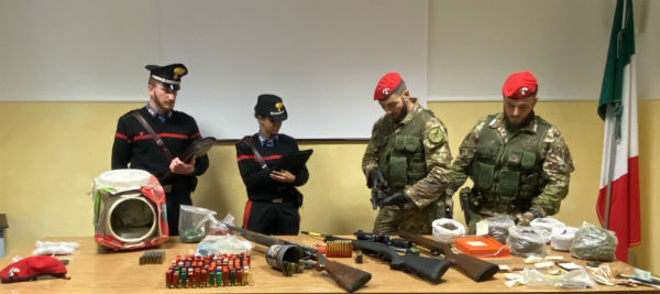 Villarosa e Leonforte. Perquisizioni dei Carabinieri. Tre arresti per armi e droga – video