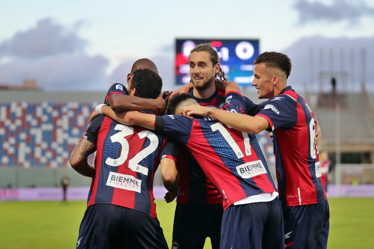 Crotone prima vittoria in campionato, Spezia battuto 4-1