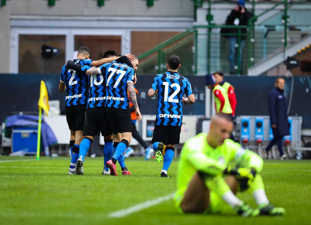 L’Inter travolge 6-2 il Crotone, tris di Lautaro Martinez