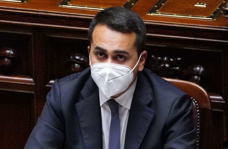 Di Maio “Da Renzi gesto irresponsabile, strade ora divise”