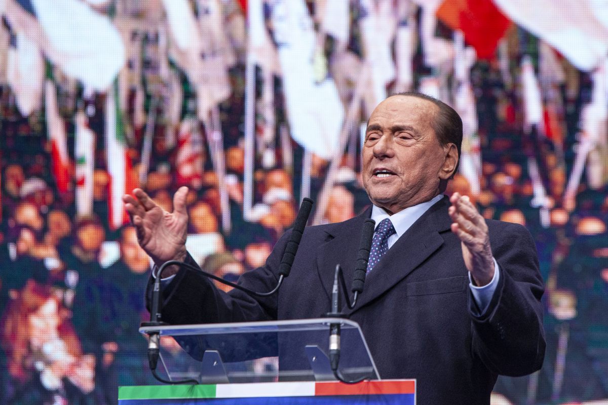 Berlusconi “O un nuovo Governo o le elezioni”