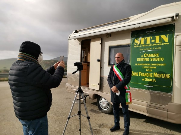 Cerami presente al sit in di Irosa per istituzione ZFM