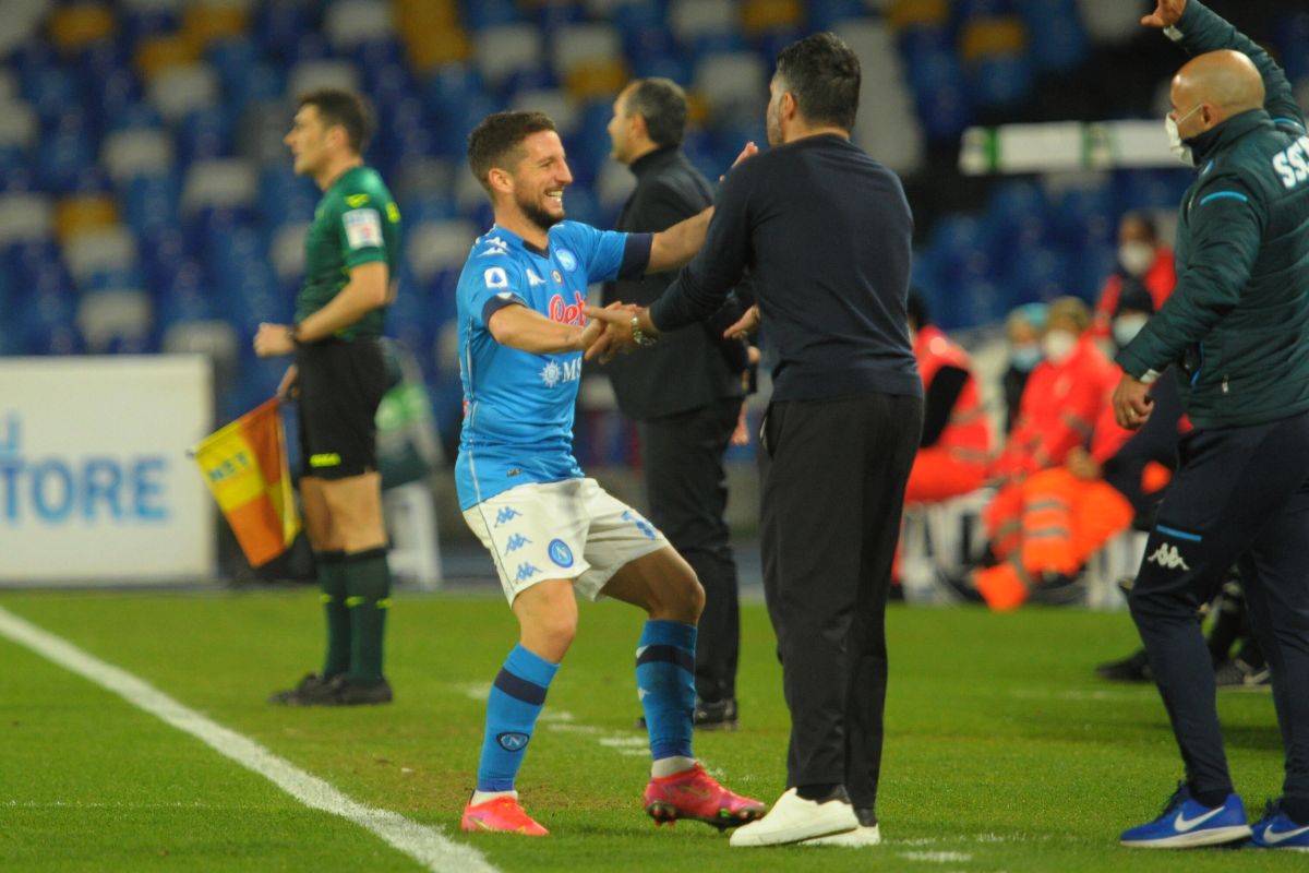 Il Napoli vince 2-0 il derby col Benevento, Mertens sugli scudi