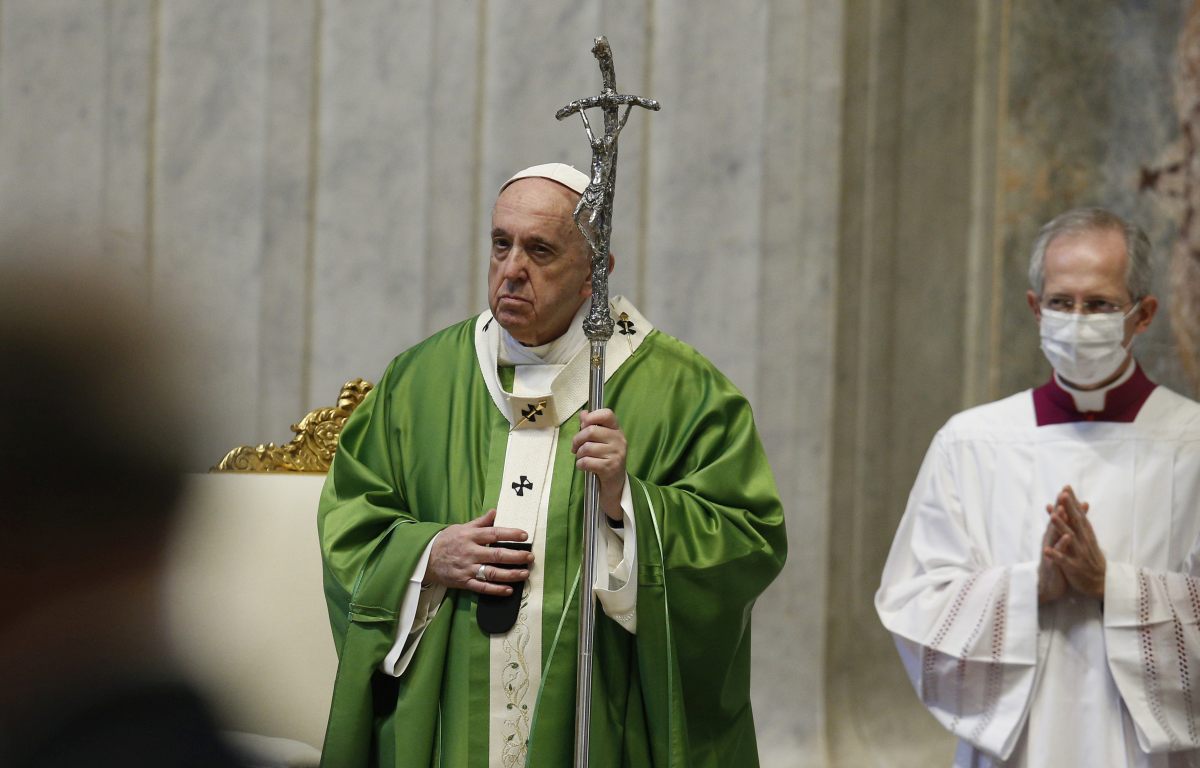 Il Papa in Iraq “Tacciano le armi, basta violenze ed estremismi”