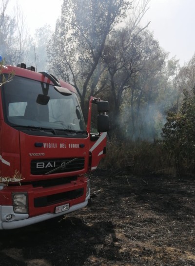 Enna: incendi a Dittaino vicino Outlet e in contrada Furma a Piazza Armerina