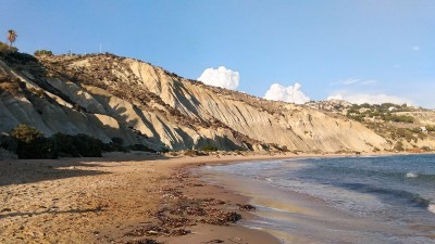 Licata. Padre e figlio, 62 e 32 anni, di Barrafranca picchiati selvaggiamente mentre pescavano a Marianello