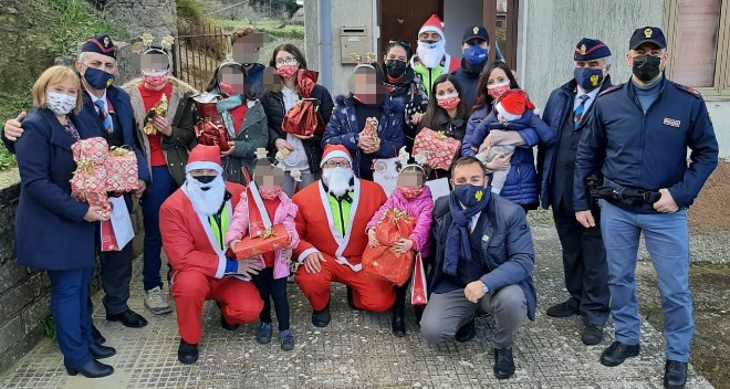 Un Natale diverso, per i bimbi della Comunità Alloggio per minori “Arcobaleno” di Assoro grazie alla Polizia di Stato