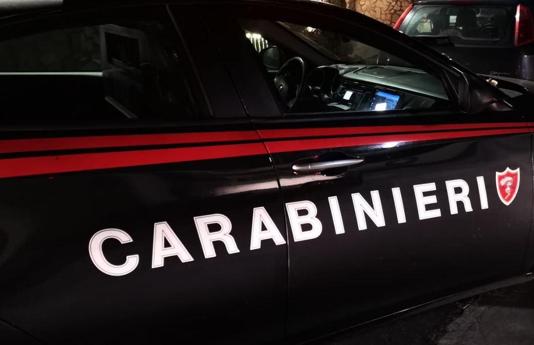 Femminicidio a Troina, donna uccisa a colpi d’arma da fuoco, marito in caserma