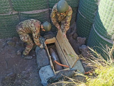 L’Esercito bonifica un ordigno in contrada Cavalcatore nel comune di Assoro