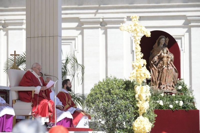 Ucraina, Papa “Con la follia della guerra si torna a crocifiggere Cristo”