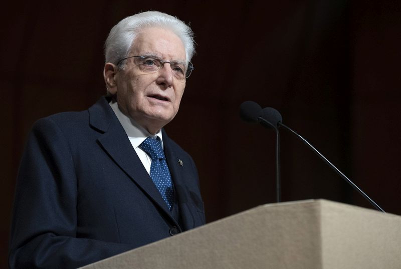 Ucraina, Mattarella: “Dalla Russia attacco violento, ferma solidarietà”