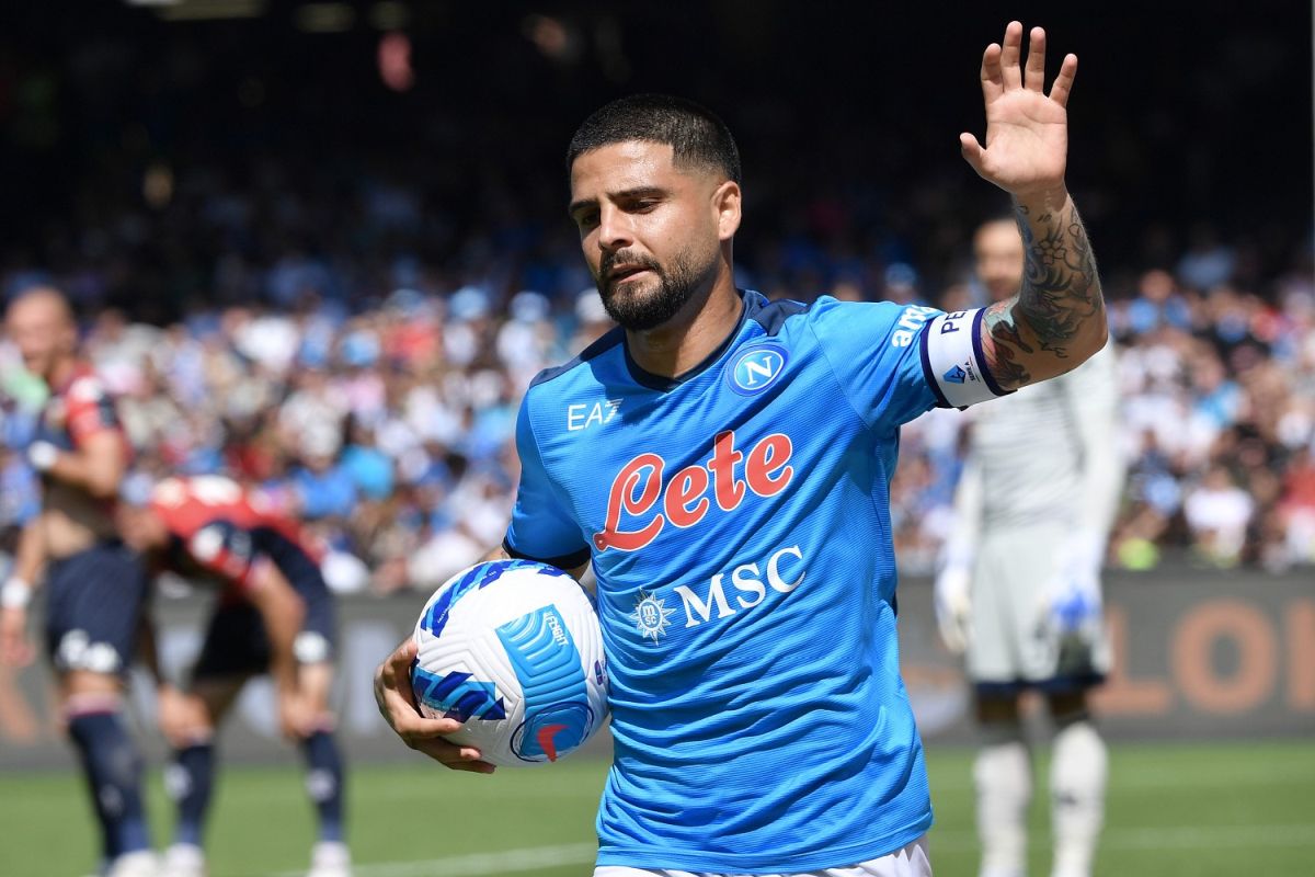 Il Napoli piega 3-0 il Genoa e saluta Insigne