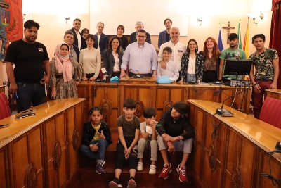 Comune Troina accoglie famiglia afgana con 8 figli