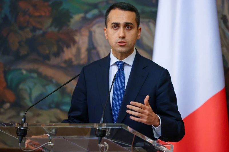 Governo, Di Maio “Chi vuole farlo cadere non sa cosa rischia”