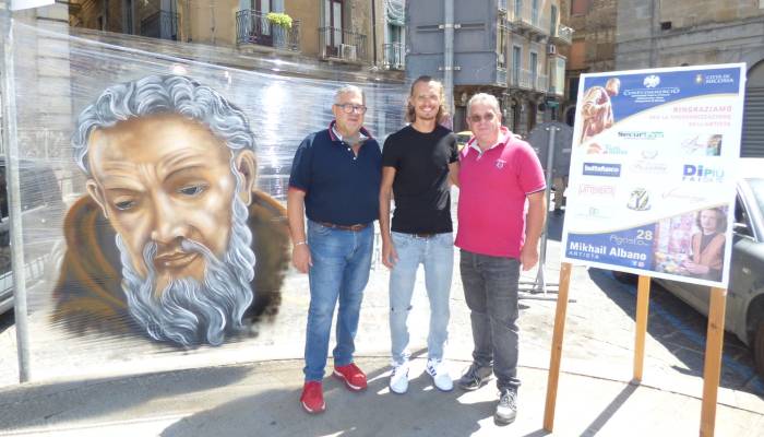 L’artista Mikhail Albano incanta Nicosia con le sue opere