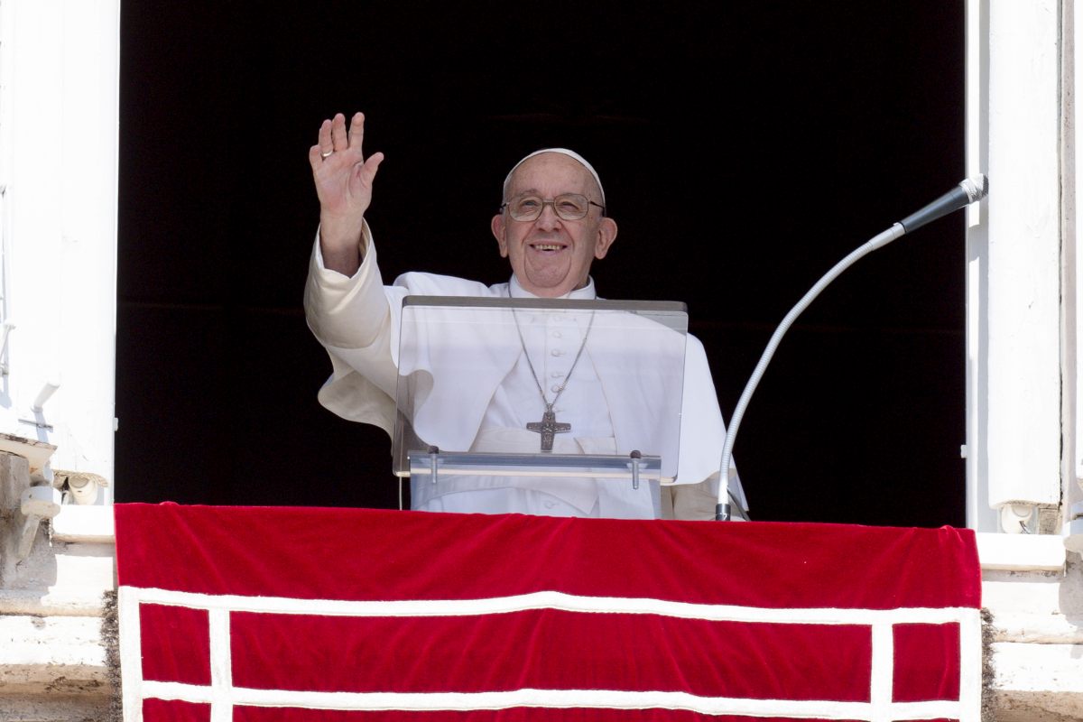 Papa “Patto fiscale cuore del patto sociale, le tasse siano giuste”