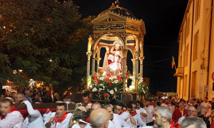 Calascibetta: la maestosa “vara” del Santo Patrono rimarrà per sempre in chiesa, lo ha decretato il vescovo Mario Russotto