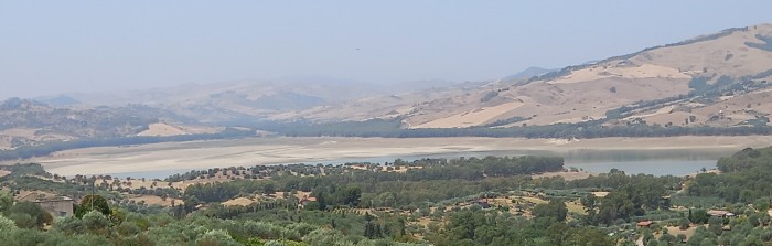 Regalbuto. Preoccupa il livello dell’acqua nel Lago Pozzillo, mai così basso