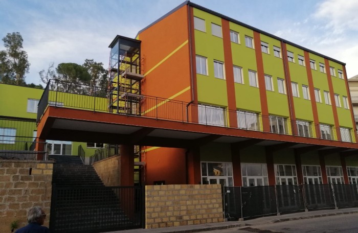 Valguarnera “La scuola Media Pavone appena inaugurata è di cartapesta” a dichiararlo la Consigliera Filippa Greco