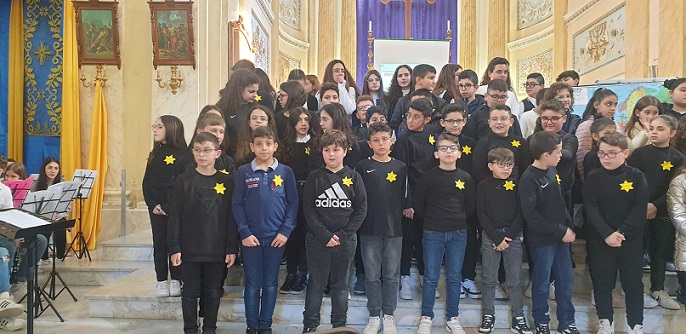 Barrafranca: alunni ricordano il “buio” della Shoah, le Foibe, le morti nel Mediterraneo e le guerre nel mondo