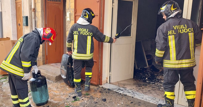 Pietraperzia: stufa a gas difettosa, a fuoco una abitazione
