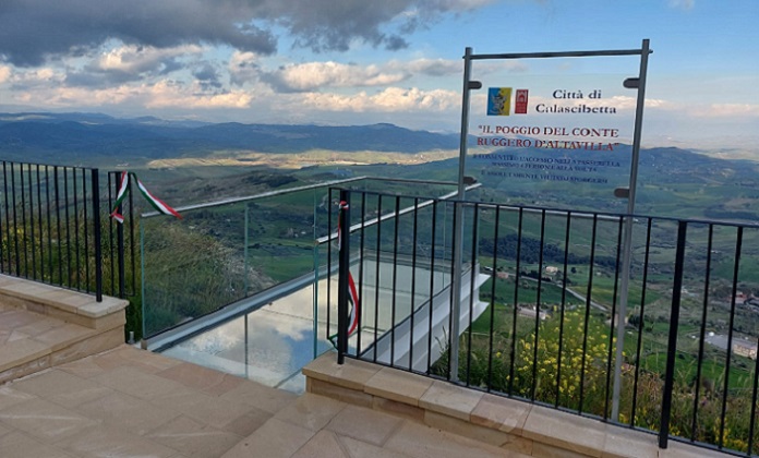 Calascibetta: riapre Piazza San Pietro, belvedere mozzafiato. Inaugurata anche la passerella in vetro che si protende nel vuoto