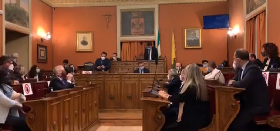 CivEs spinge l’opposizione per la sfiducia a Dipietro