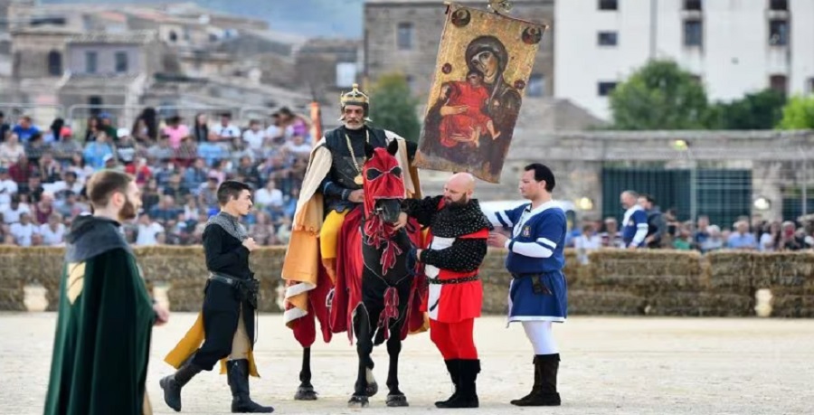 Palio dei Normanni, 300 mila euro dalla Regione