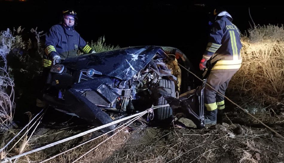 Incidente a Centuripe, auto si ribalta, grave giovane in ospedale