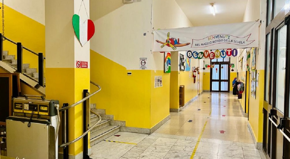 Aule inaccessibili per 2 alunni disabili, “montascale rotto, sindaco provveda”