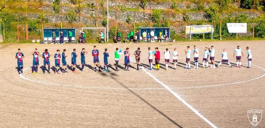 Calcio, Troina a valanga, furto negli spogliatoi dei rossublù