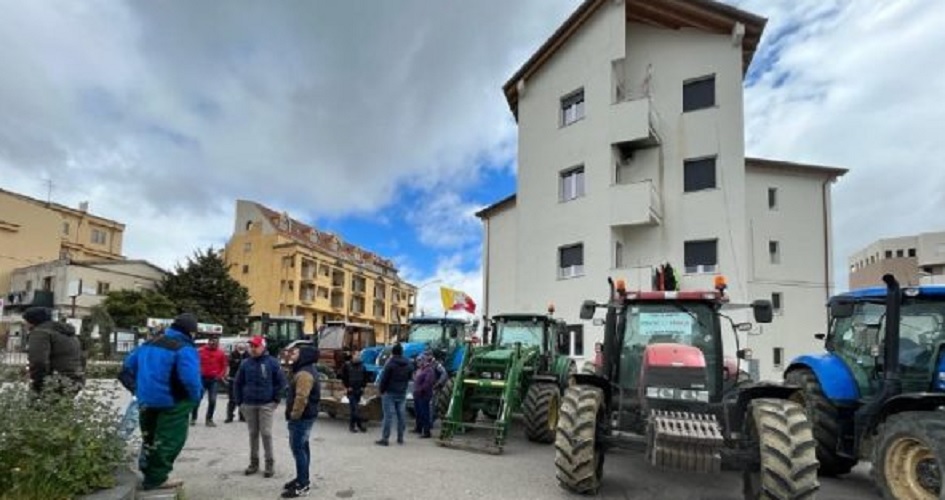 Agricoltori, la protesta si sposta ad Enna bassa