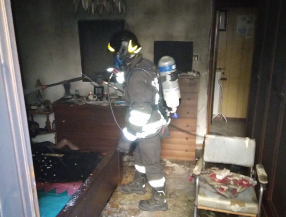 Tragedia a Enna, uomo muore carbonizzato in casa