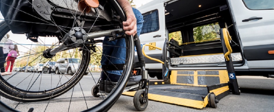 Madre di disabile, “mia figlia a casa perché trasporto scolastico non funziona”