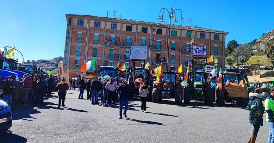 Agricoltori, 6 aidonesi, “i supermercati fanno profitti, noi no”