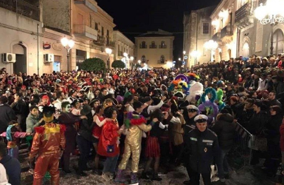 Carnevale a Valguarnera, via alla festa ma senza carri