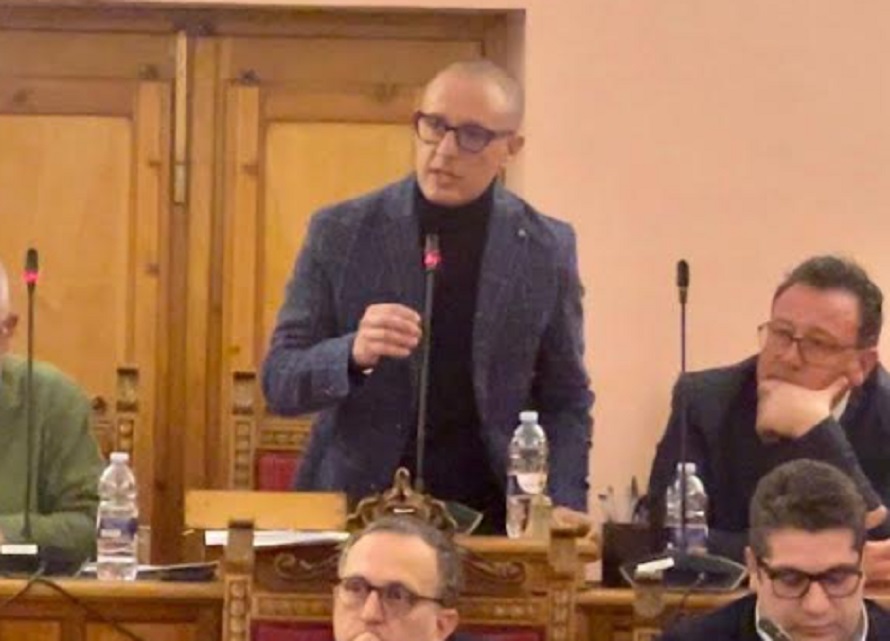 Il dirigente di Valguarnera indagato, Speranza, “presentai mozione di censura”