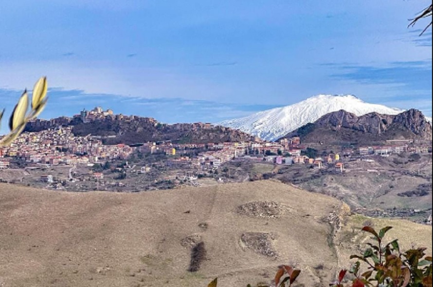 Case a 1 euro, stranieri pazzi per Troina, “amano la montagna”