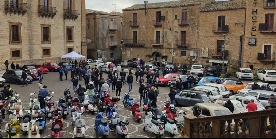 Raduno di Vespe a Piazza Armerina, tour e premiazioni