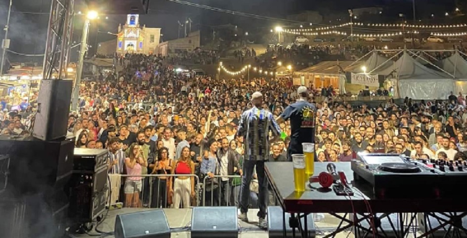Calascibetta balla al ritmo dei Sud Sound System (VIDEO)